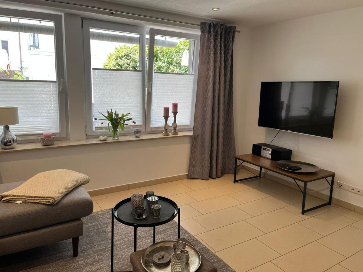 Schoene Ferienwohnung 2,5 Zimmer In Stadtnaehe Mit Eigenem Hofgarten Balingen Bagian luar foto