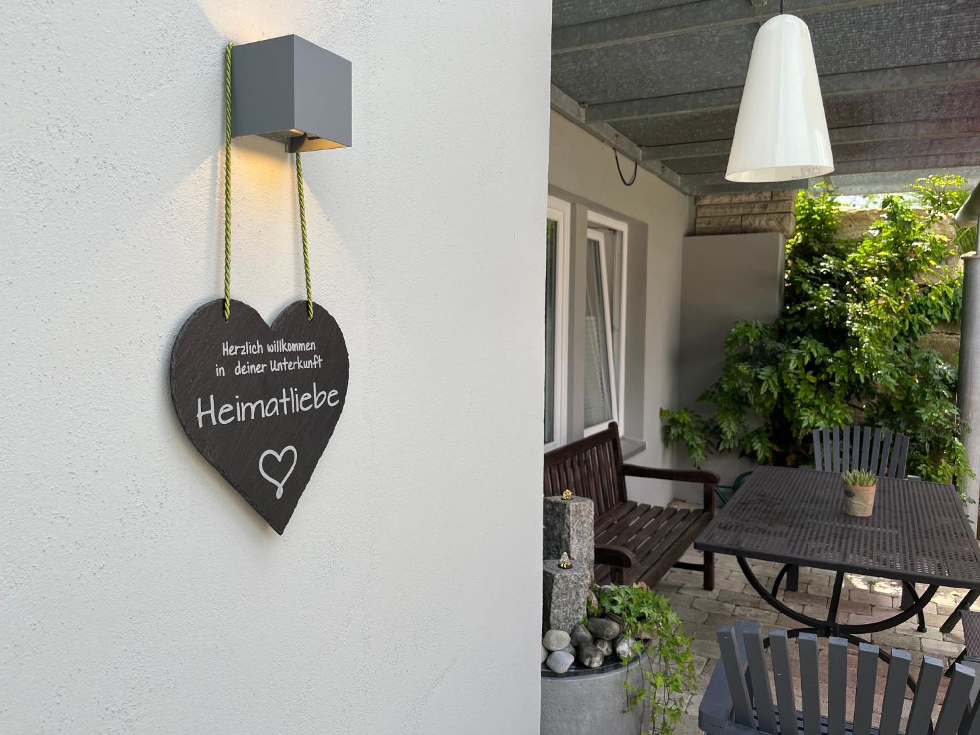 Schoene Ferienwohnung 2,5 Zimmer In Stadtnaehe Mit Eigenem Hofgarten Balingen Bagian luar foto