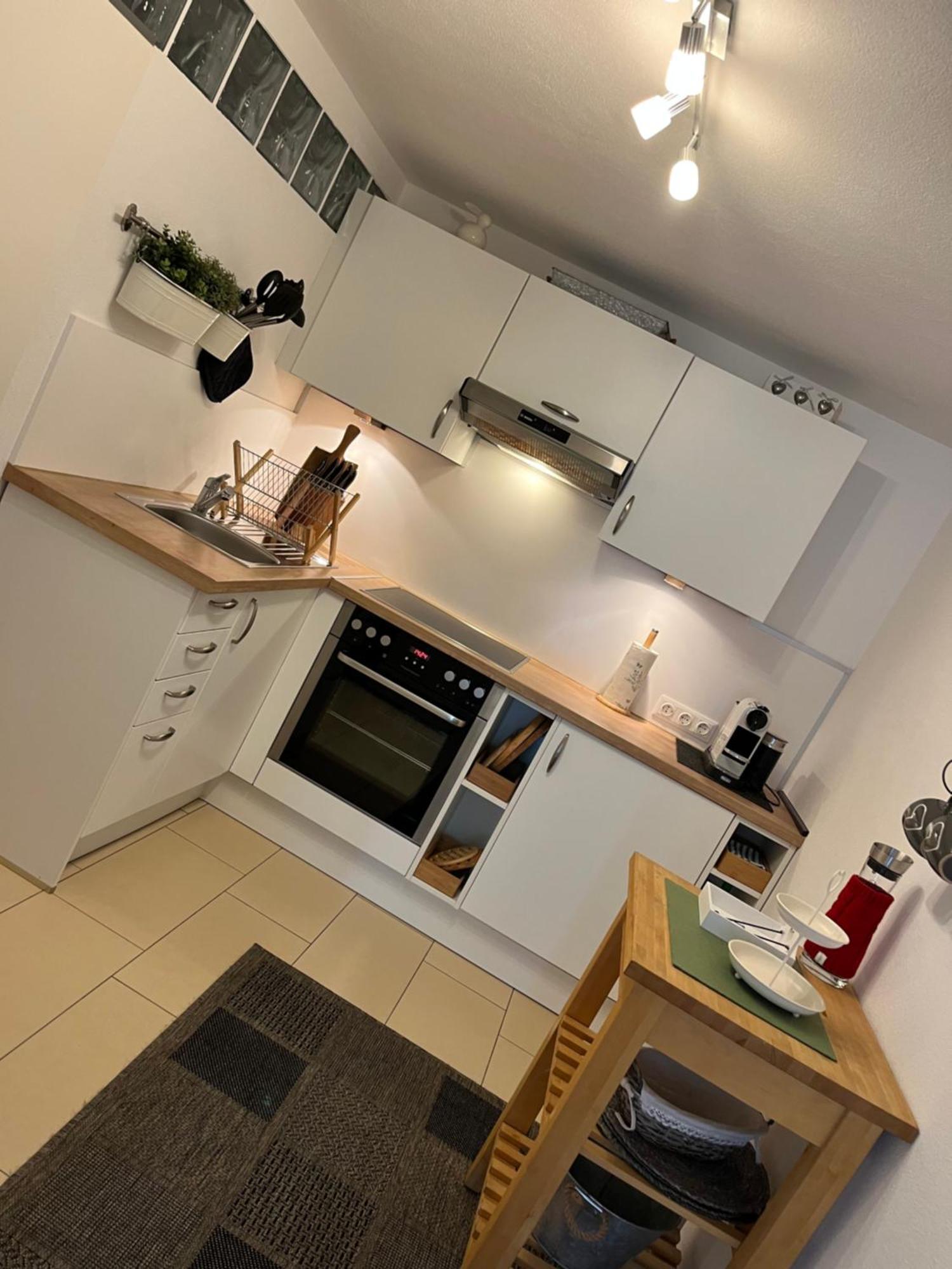 Schoene Ferienwohnung 2,5 Zimmer In Stadtnaehe Mit Eigenem Hofgarten Balingen Bagian luar foto